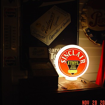Sinclair Gas Globe...Glass Hull...Glass Lenses...1950's...Excellent Condition - Petroliana