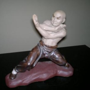 Chinese   Ceramic Figurine 