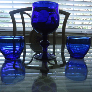 DEEP BLUE GOBLET WITH TWO CUPS.. - Glassware