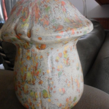 Ceramic Mushroom pottery "Holland Mold" - Pottery