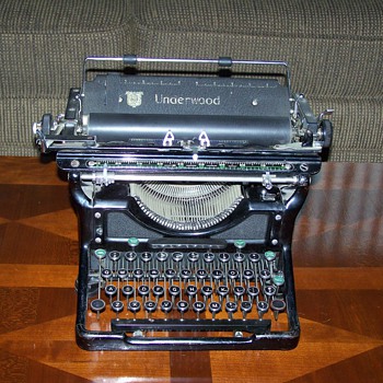 1930's Underwood Typewriter