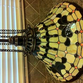 Can anyone help me identify this lamp?