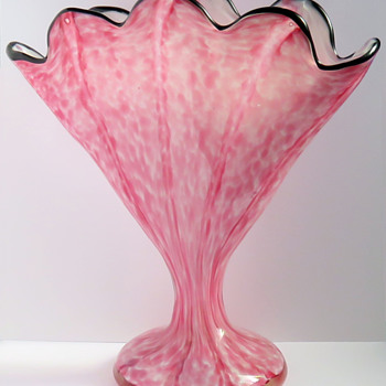 Welz 'Vertical Stripes' Pink Fan Vase - Art Glass