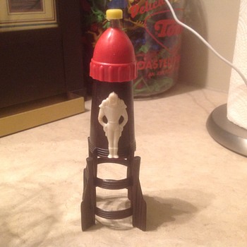 1960s plastic Spaceship cap bomb - Toys