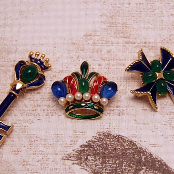 Crown Trifari 1960...3 pins from same collection