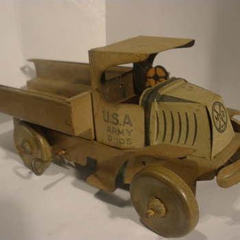 Marx large size army truck, 1920s. Tin wind up. 