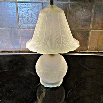 1930-40 Art Nouveau Glass Boudoir Lamp
