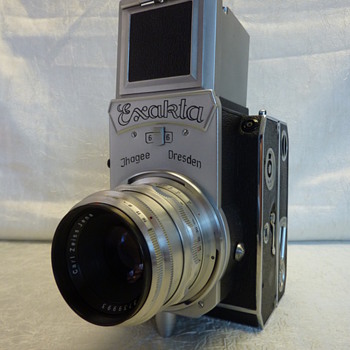 Exakta 66 (vertical) - Cameras