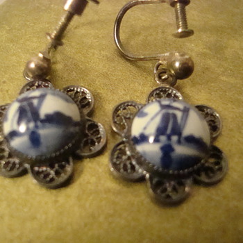 Delft porcelain earrings  - Costume Jewelry
