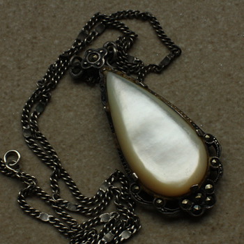 Mother of pearl necklace