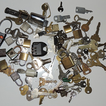 Lot of Keys and Locks