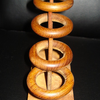 WOODEN OBJECT CAN ANY HELP  ME SOLVE THIS MYSTERY - Games