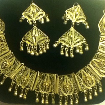 Delicate Choker and Earring Set