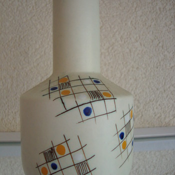 plazuid vase