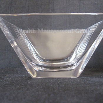TIFFANY & CO. METROPOLIS SQUARE BOWL HAND CUT CRYSTAL -WITH COMPANY ENGRAVING  - Art Glass