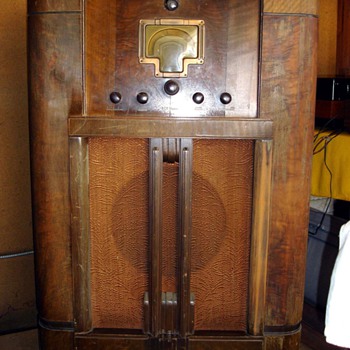 RCA Victor Magic Voice Radio - Radios