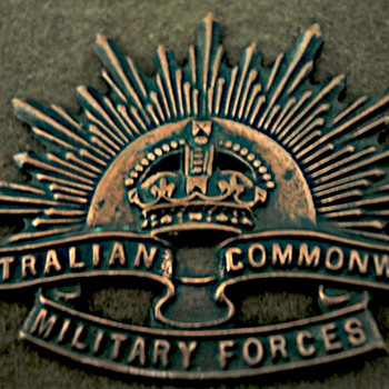 Rising Star 'Hat badge'.