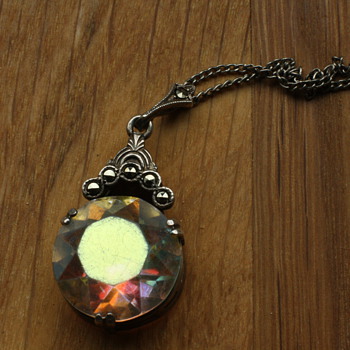 Art deco Aurora borealis silver pendant