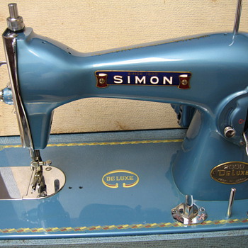 My Vintage Simon Portable Sewing Machine