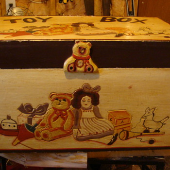 toy box - Folk Art