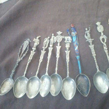 collectable vintage spoons - Silver