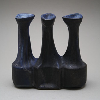 Loré, Beesel, the Netherlands. Designed by Matt Camps 1970s. marked B88 - Pottery