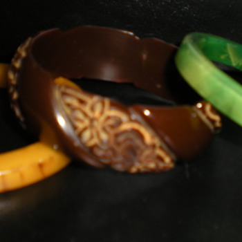 BAKELITE BANGLES