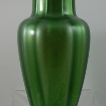 Loetz Metallin grün optisch, PN II-3832, ca. 1906 - Art Glass