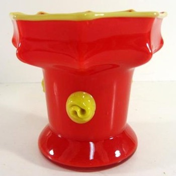 KRALIK TANGO: A PERMANENT COLOR RIOT - Art Glass