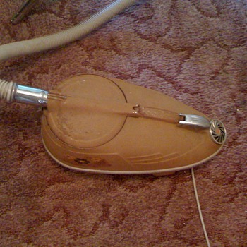 IEC Electra Compact Vintage Vacuum