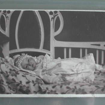 Post-mortem photo - Photographs