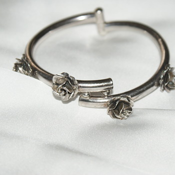 Mexican Hinged Bangle Bracelet with Roses - Fine Jewelry