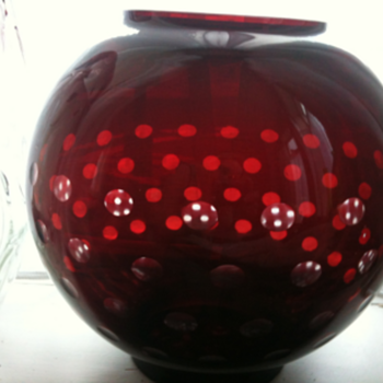 LARGE RED GLASS OPTICAL BOWL - Art Glass