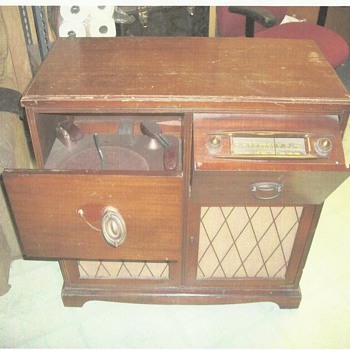 model 1037 sparton radio
