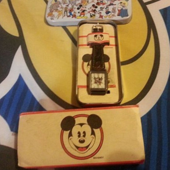 Vintage Disney Mickey Mouse Cowboy Pistols Watch With Original Box - Wristwatches