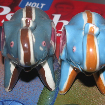 Striped elephant salt and pepper shakers - Animals