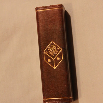 Antique Ivory Poker Dice & Leather Case - Games