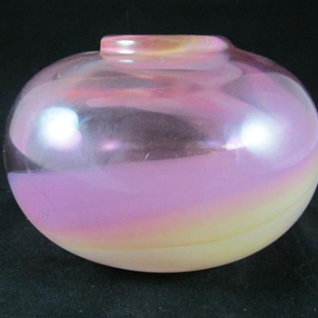Signed Glass Vase...Sol. 2 2/99? or Sa(or p)j?  HELP - Art Glass
