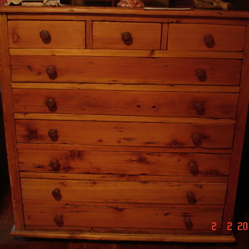 ?CAPE DUTCH CHEST OF DRAWERS