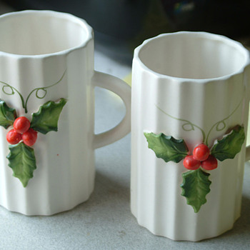 Holt and Howard  Porcelin hloiday cups 1952