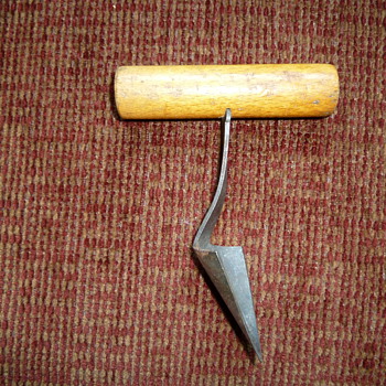 Tool manufactured by C. S. Osborne Co. - Tools and Hardware
