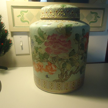 HAND DECORATED IN MACSU CHINA 10"HIGH PORCELAIN VASE