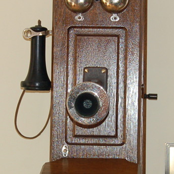 trying to identify old wall phone model?