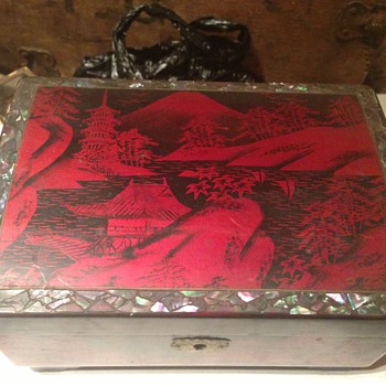Japanese lacquered jewellery box  - Fine Jewelry