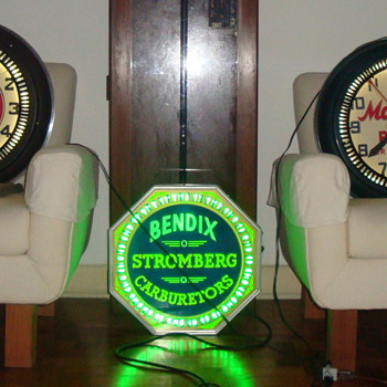 spinner neon clocks