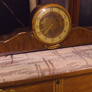Old Mantel Clock - Clocks