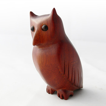 Guayacan (Lignum vitae) owl figurine - Animals