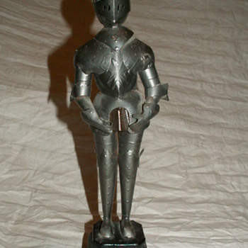 Antique Miniature Suit Of Armor ~ 16th Century Style - Figurines