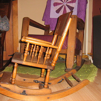 Childs rocker/highchair