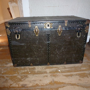 P&S Steamer Trunk